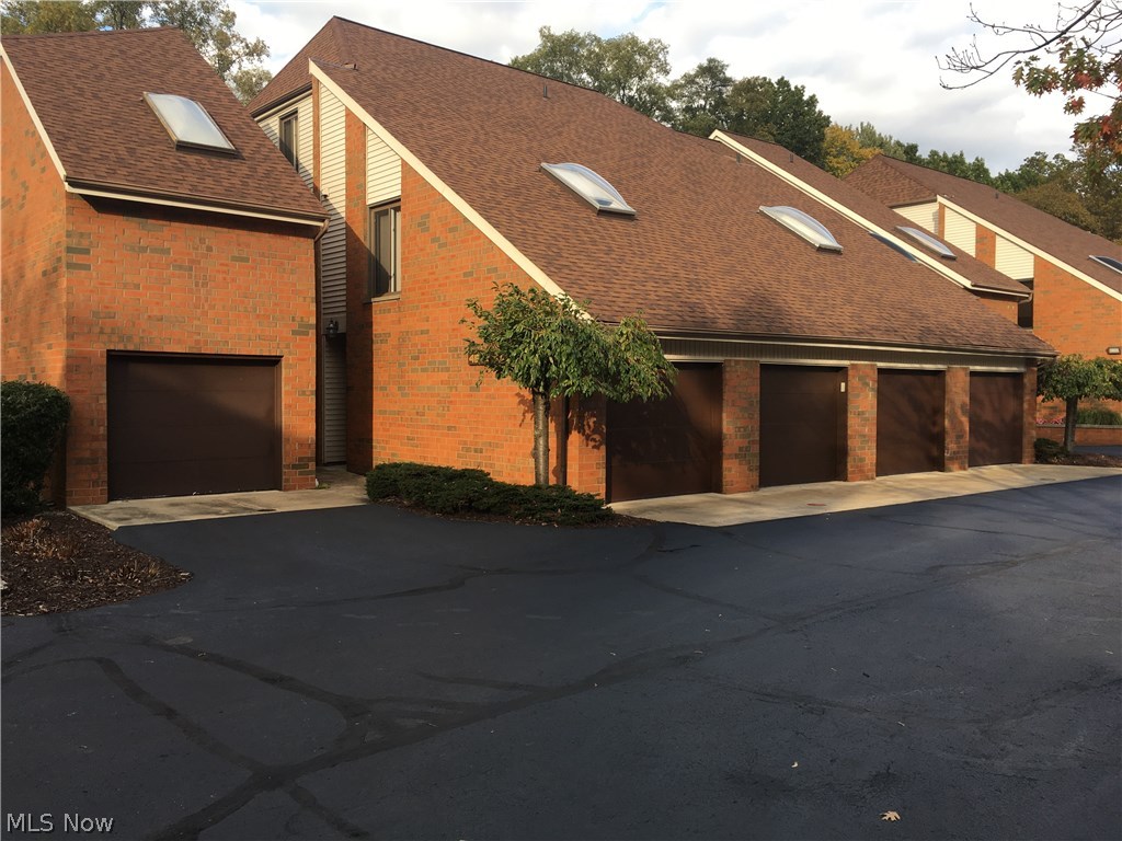 4675 Mayfield Road, Unit B Cleveland, OH 44121 - Photo 1 of 15