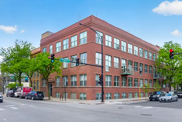 $490,000 | 1701 North Damen Avenue, Unit 105, Chicago, IL 60647