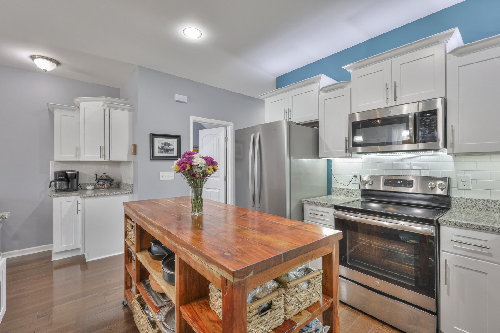 1300 Villa Circle Lebanon, TN 37090 - Photo 14 of 43 A great kitchen with Stainless Steel appliances.