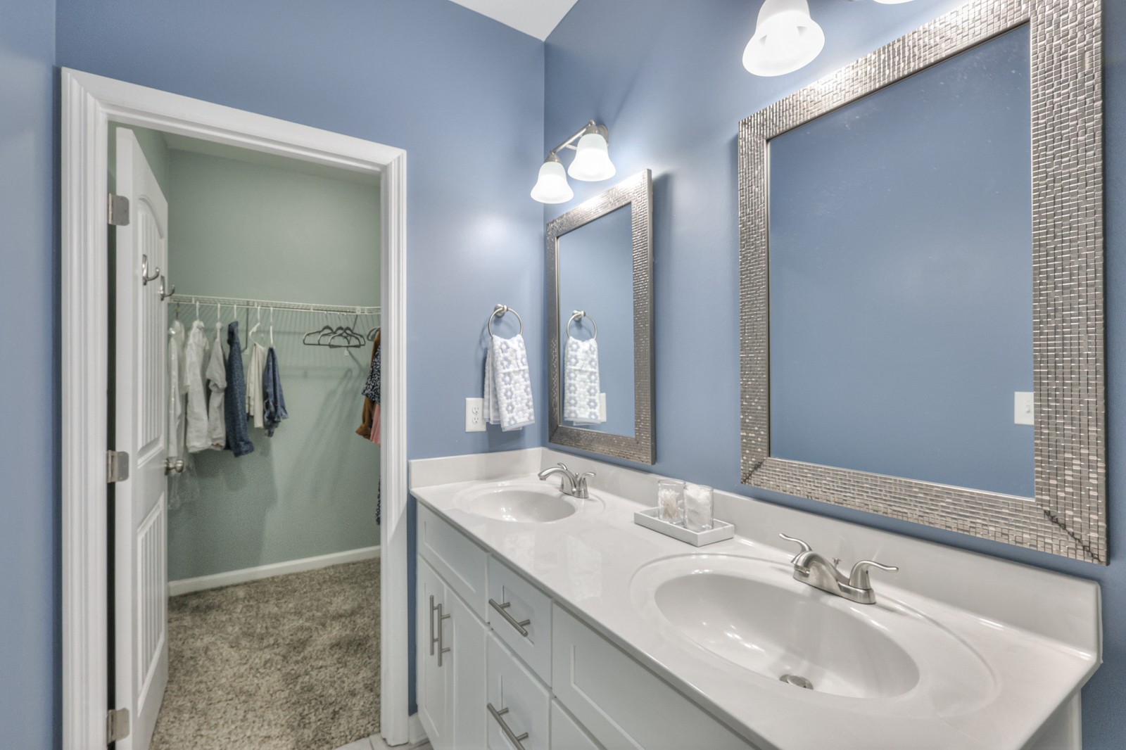 1300 Villa Circle Lebanon, TN 37090 - Photo 20 of 43 Master bathroom with spacious walk-in closet