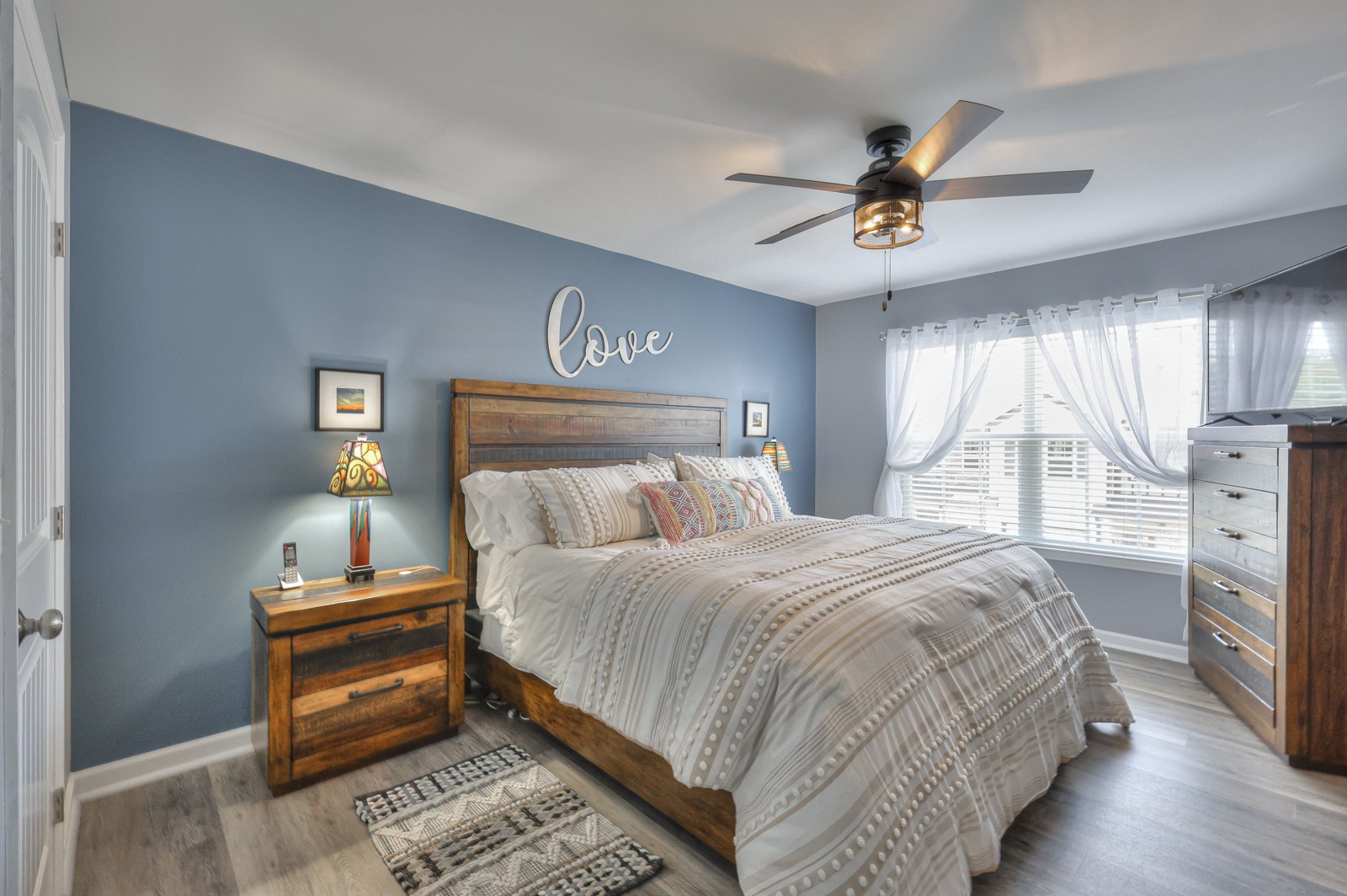 1300 Villa Circle Lebanon, TN 37090 - Photo 24 of 43 Very large 2nd bedroom with added ceiling fan/light