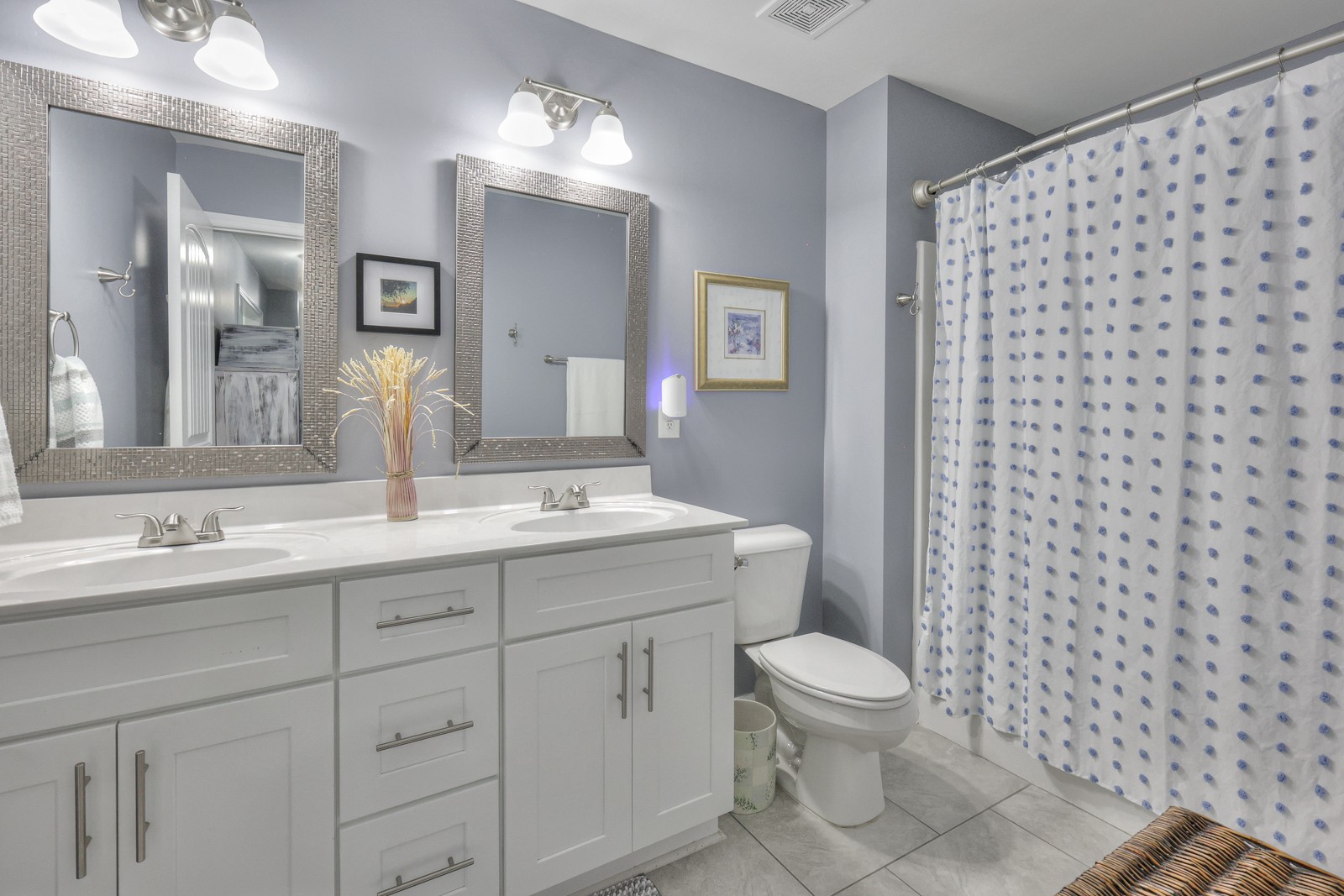 1300 Villa Circle Lebanon, TN 37090 - Photo 36 of 43 Upstairs full bathroom