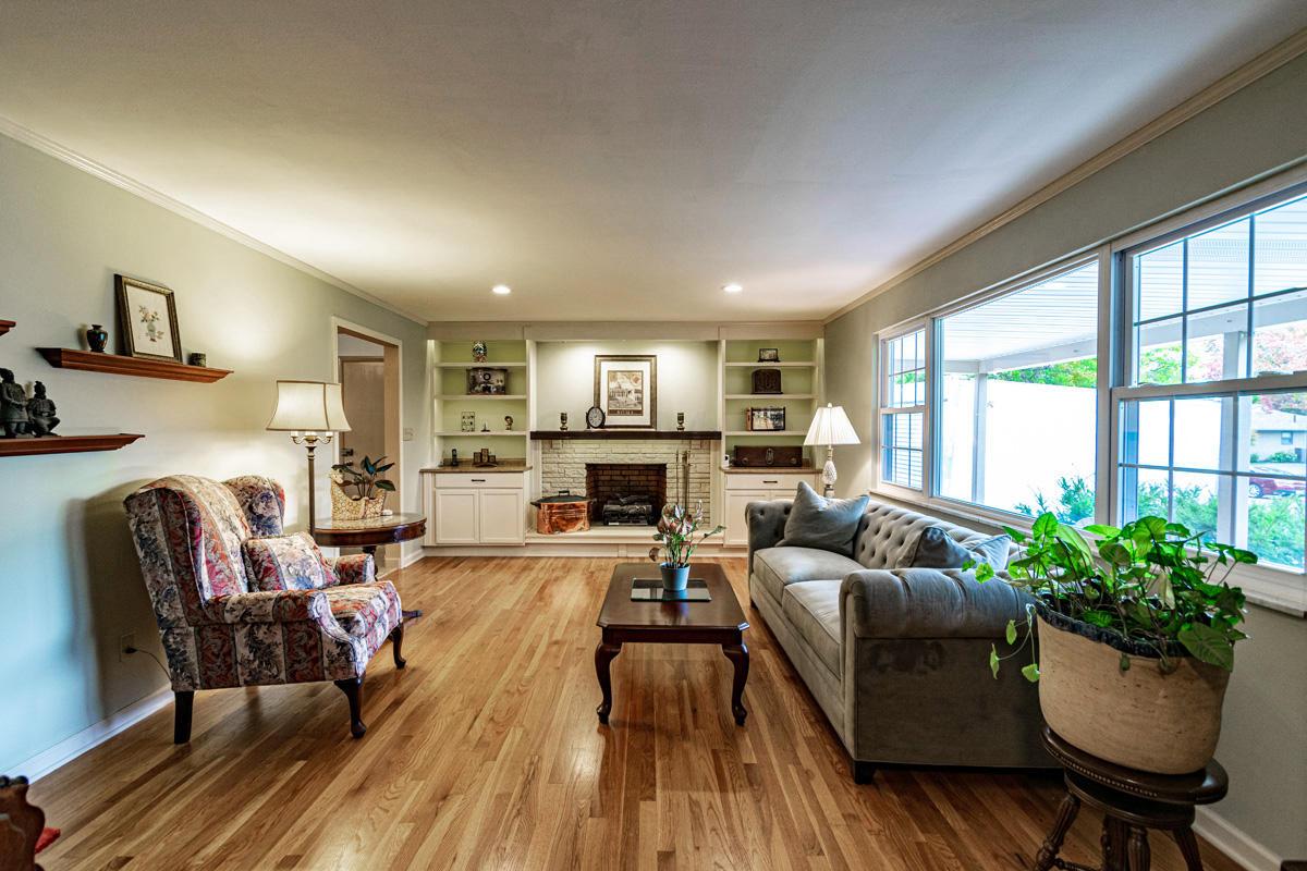 3069 Carisbrook Road Upper Arlington, OH 43221 - Photo 4 of 32