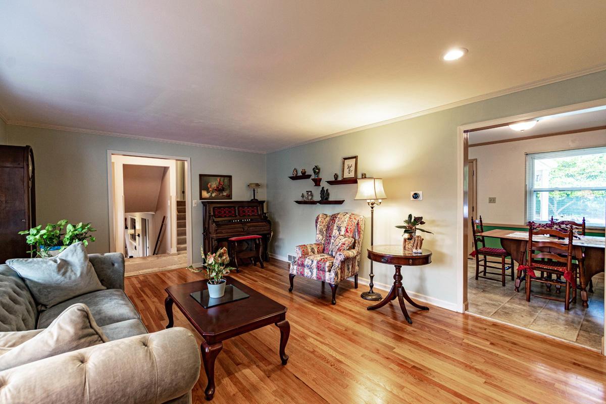 3069 Carisbrook Road Upper Arlington, OH 43221 - Photo 5 of 32