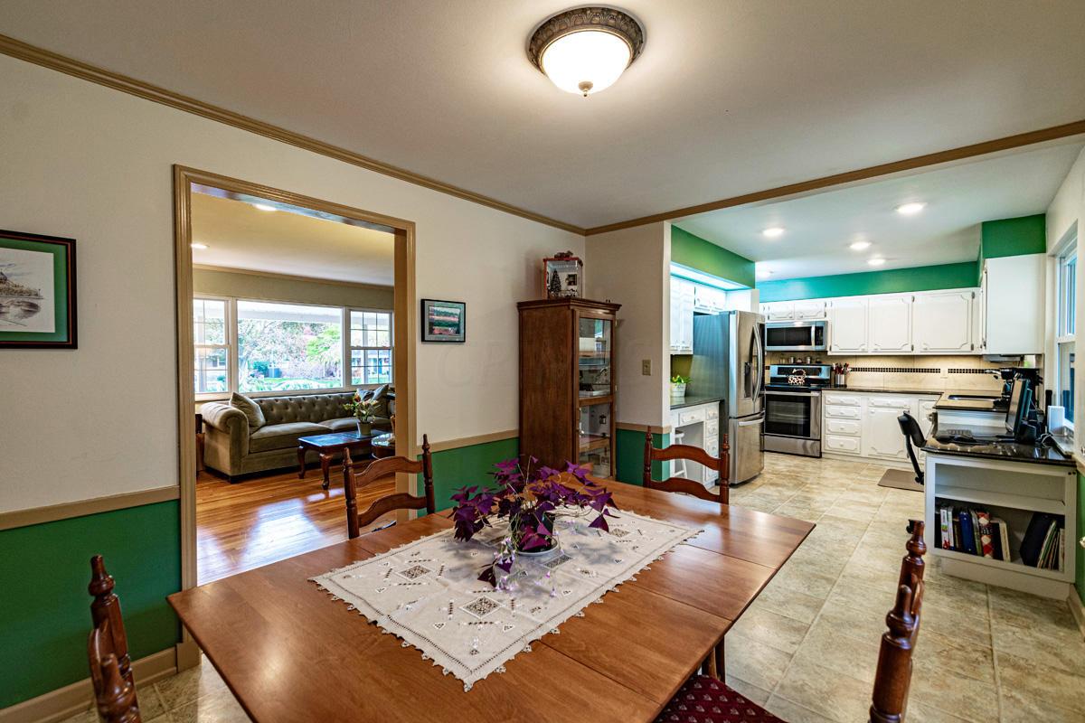 3069 Carisbrook Road Upper Arlington, OH 43221 - Photo 7 of 32