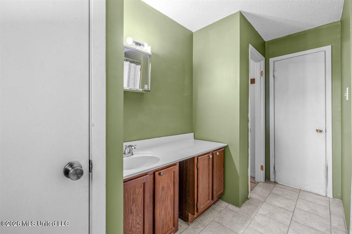 207 Forest Hill Road Byhalia, MS 38611 - Photo 38 of 39 35-R5C_5514