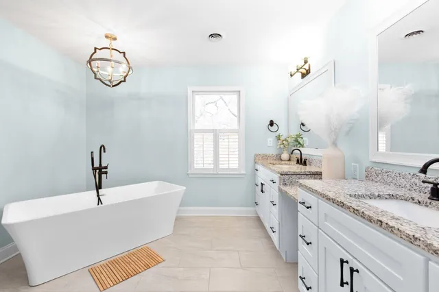 $722,900 | 131 Woodridge Drive, Spartanburg, SC 29301