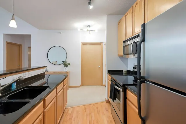 $175,000 | 7601 Aldrich Avenue South, Unit 407, Richfield, MN 55423