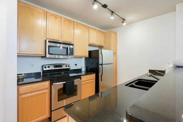 $175,000 | 7601 Aldrich Avenue South, Unit 407, Richfield, MN 55423