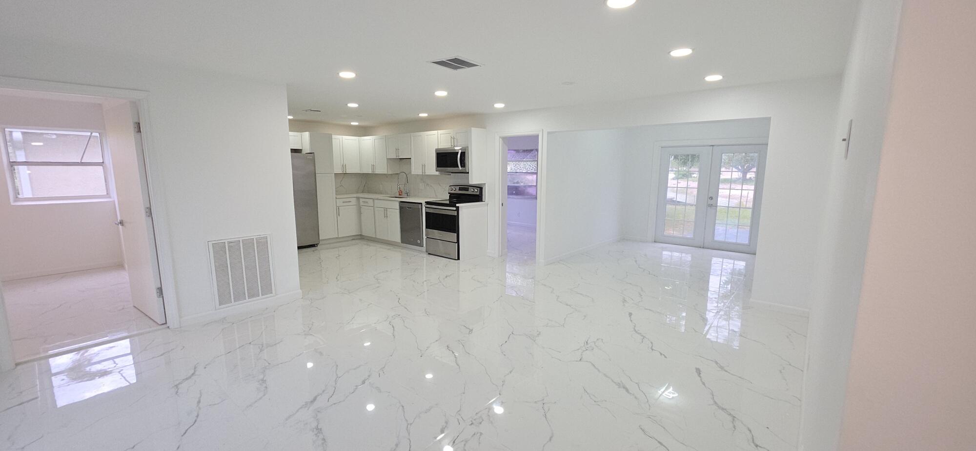 7112 Pine Manor Drive Lake Worth, FL 33467 - Photo 14 of 32 20250804_182540_resized