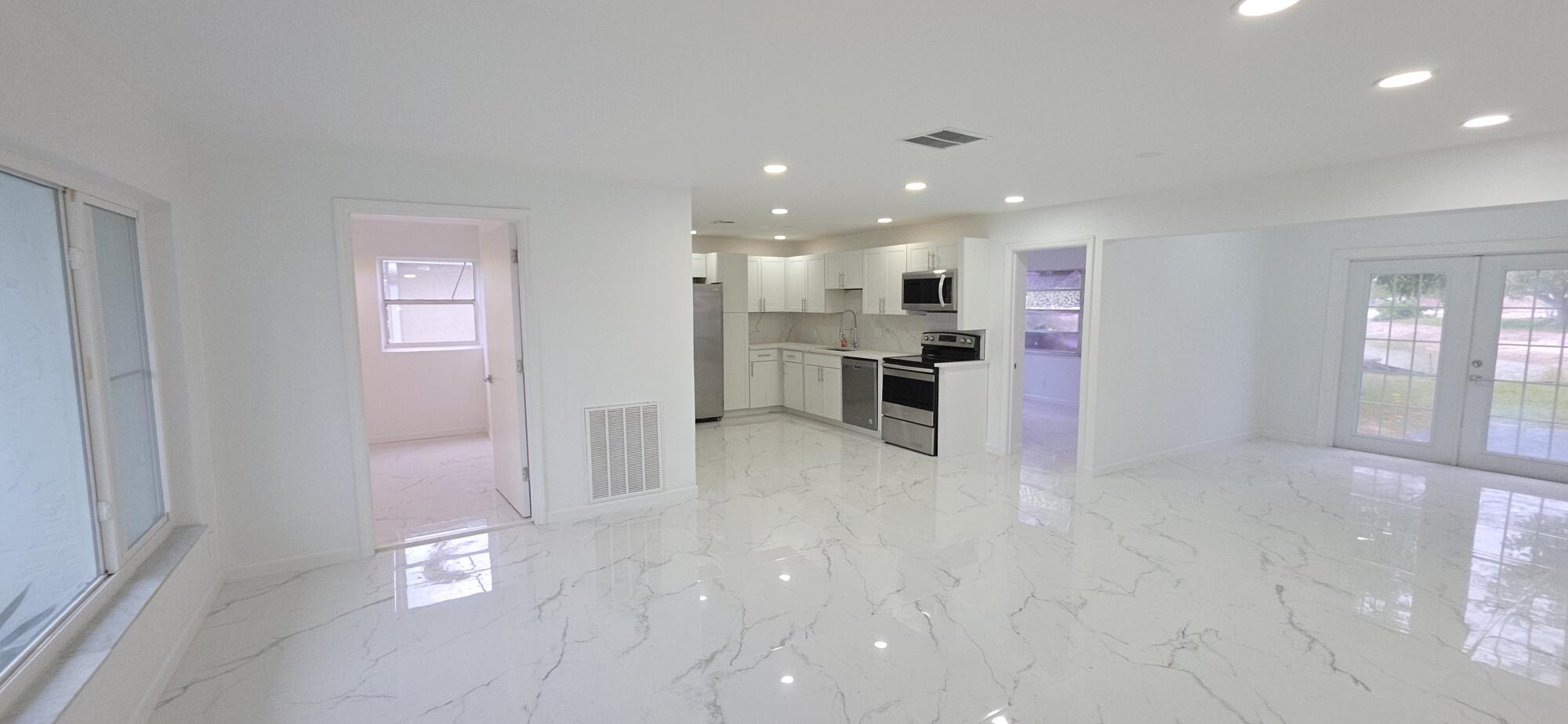 7112 Pine Manor Drive Lake Worth, FL 33467 - Photo 15 of 32 20250804_182614_resized