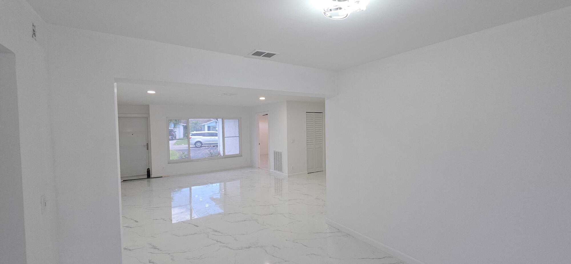 7112 Pine Manor Drive Lake Worth, FL 33467 - Photo 20 of 32 a view of a hallway