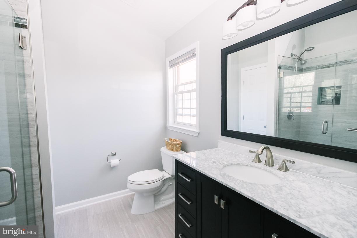 314 Huntinghorn Street Taneytown, MD 21787 - Photo 16 of 30 Bath (Master)