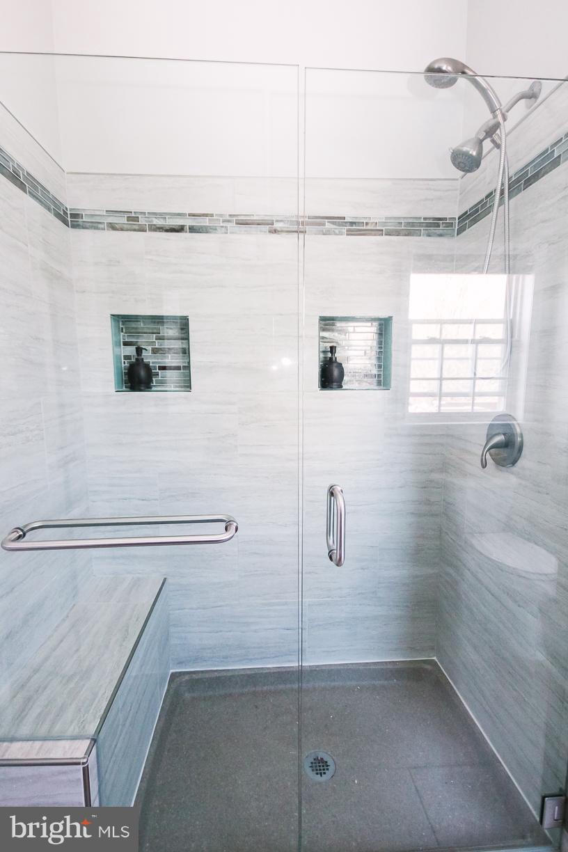 314 Huntinghorn Street Taneytown, MD 21787 - Photo 17 of 30 Bath (Master)