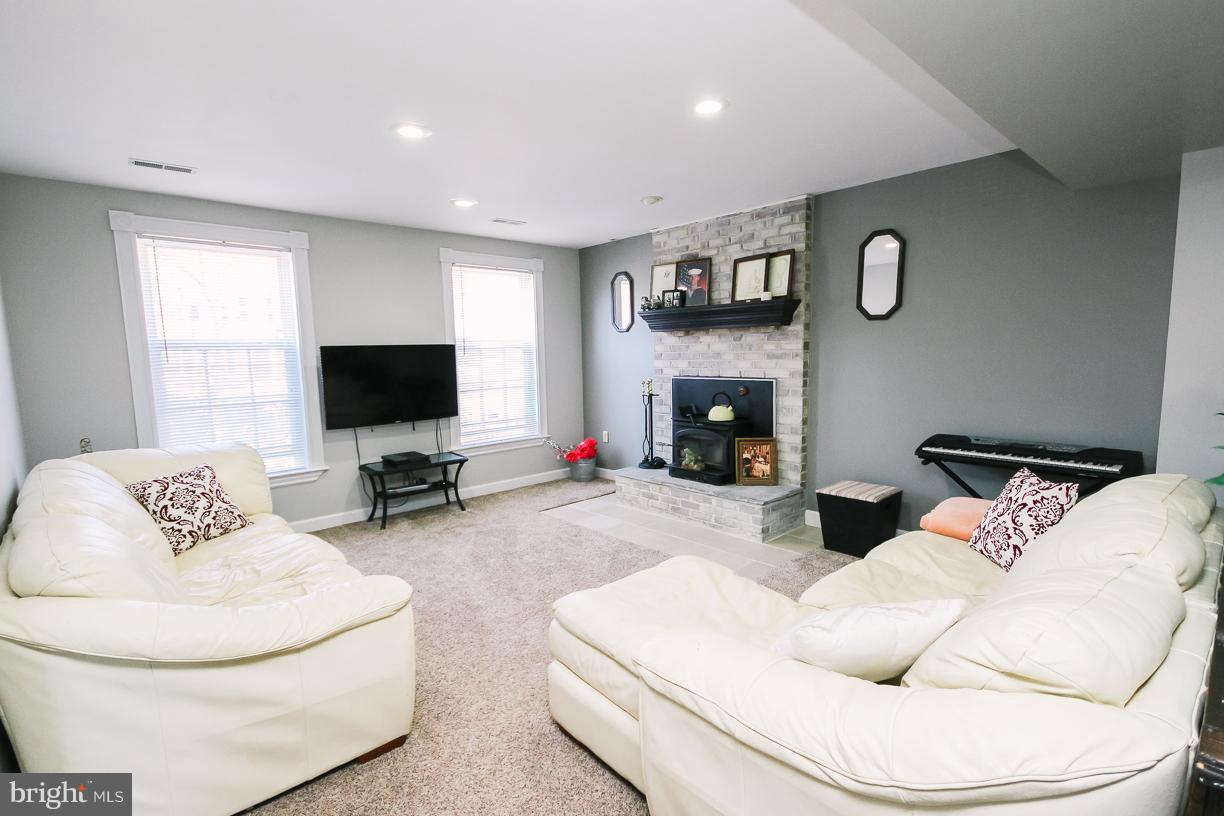 314 Huntinghorn Street Taneytown, MD 21787 - Photo 23 of 30 Family Room