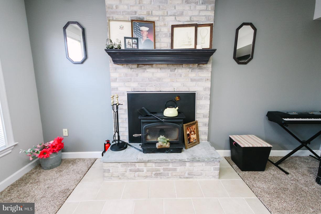 314 Huntinghorn Street Taneytown, MD 21787 - Photo 24 of 30 Family Room