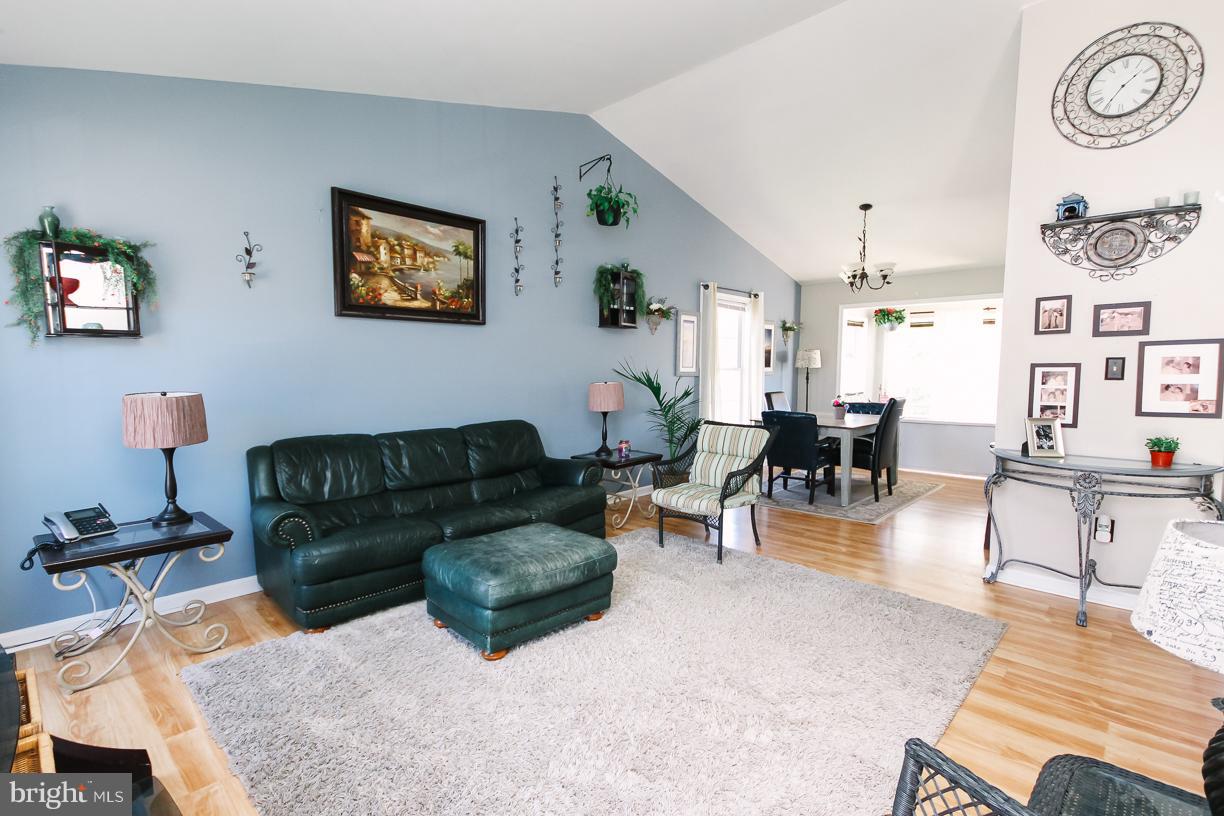314 Huntinghorn Street Taneytown, MD 21787 - Photo 7 of 30 Living Room