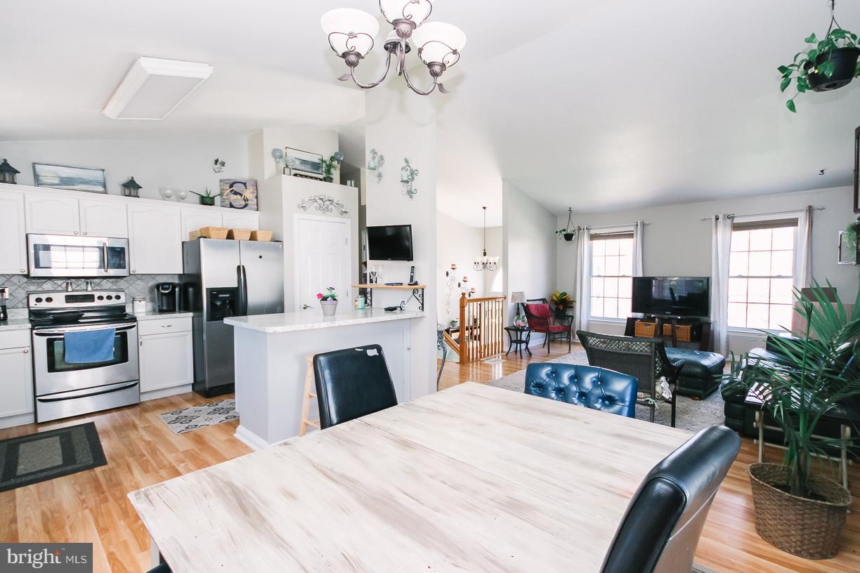 314 Huntinghorn Street Taneytown, MD 21787 - Photo 10 of 30 Dining Room