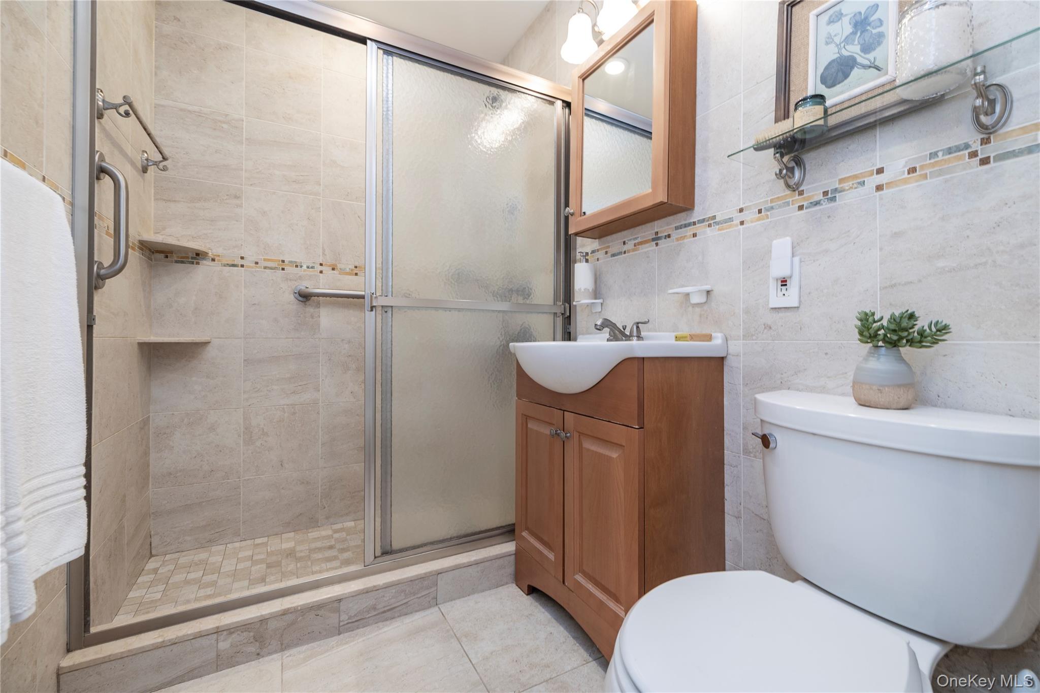 522 Shore Road, Unit 6C Long Beach, NY 11561 - Photo 14 of 25 Bath with Walk-in Shower