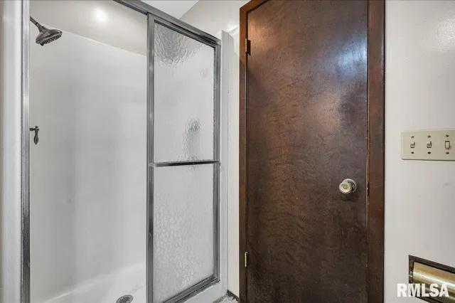 $329,900 | 3413 West Capitol Drive, Peoria, IL 61614