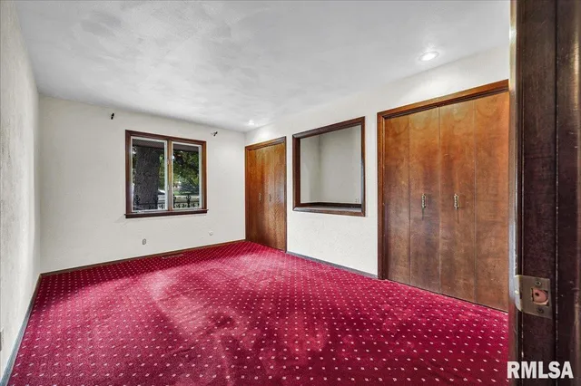 $329,900 | 3413 West Capitol Drive, Peoria, IL 61614