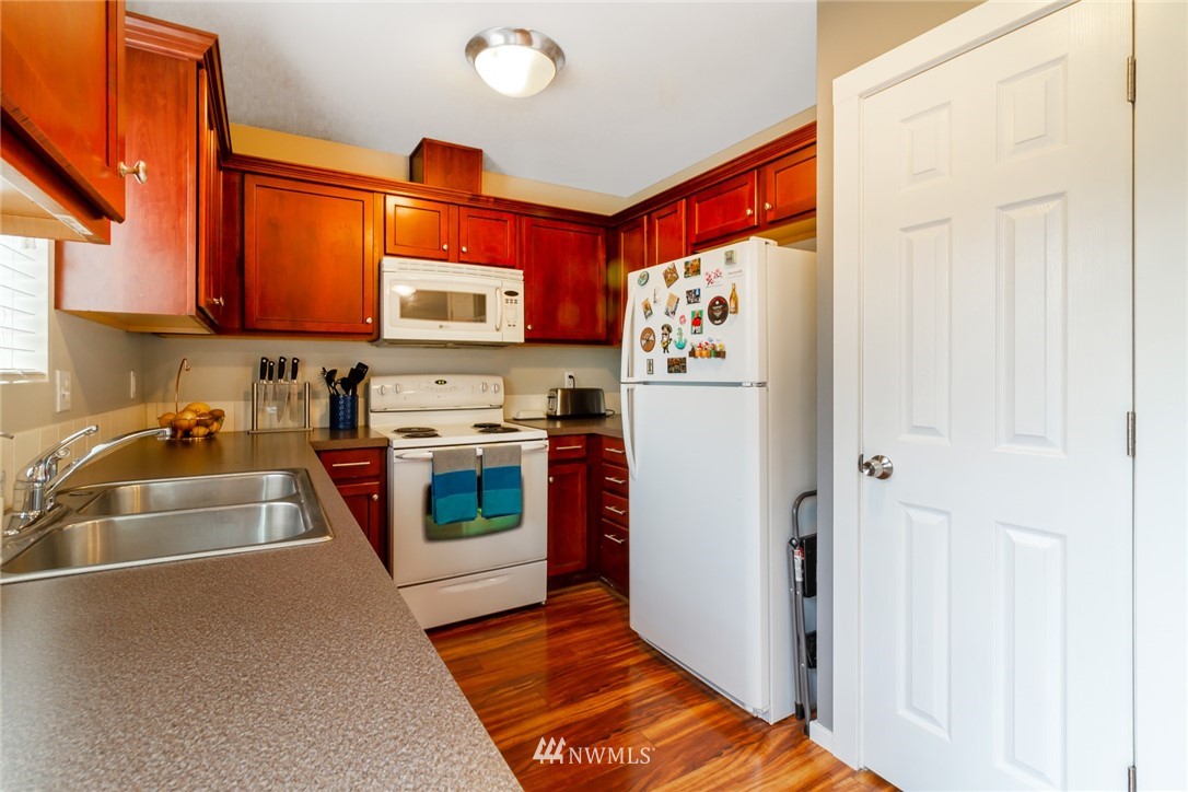 4337 Roxanna Loop Southeast Lacey, WA 98503 - Photo 6 of 14 Gallery Image 6