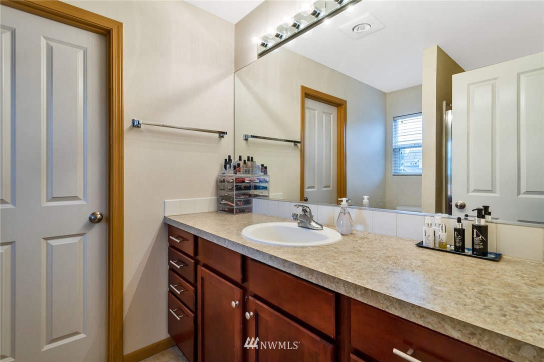 4337 Roxanna Loop Southeast Lacey, WA 98503 - Photo 10 of 14 Gallery Image 10