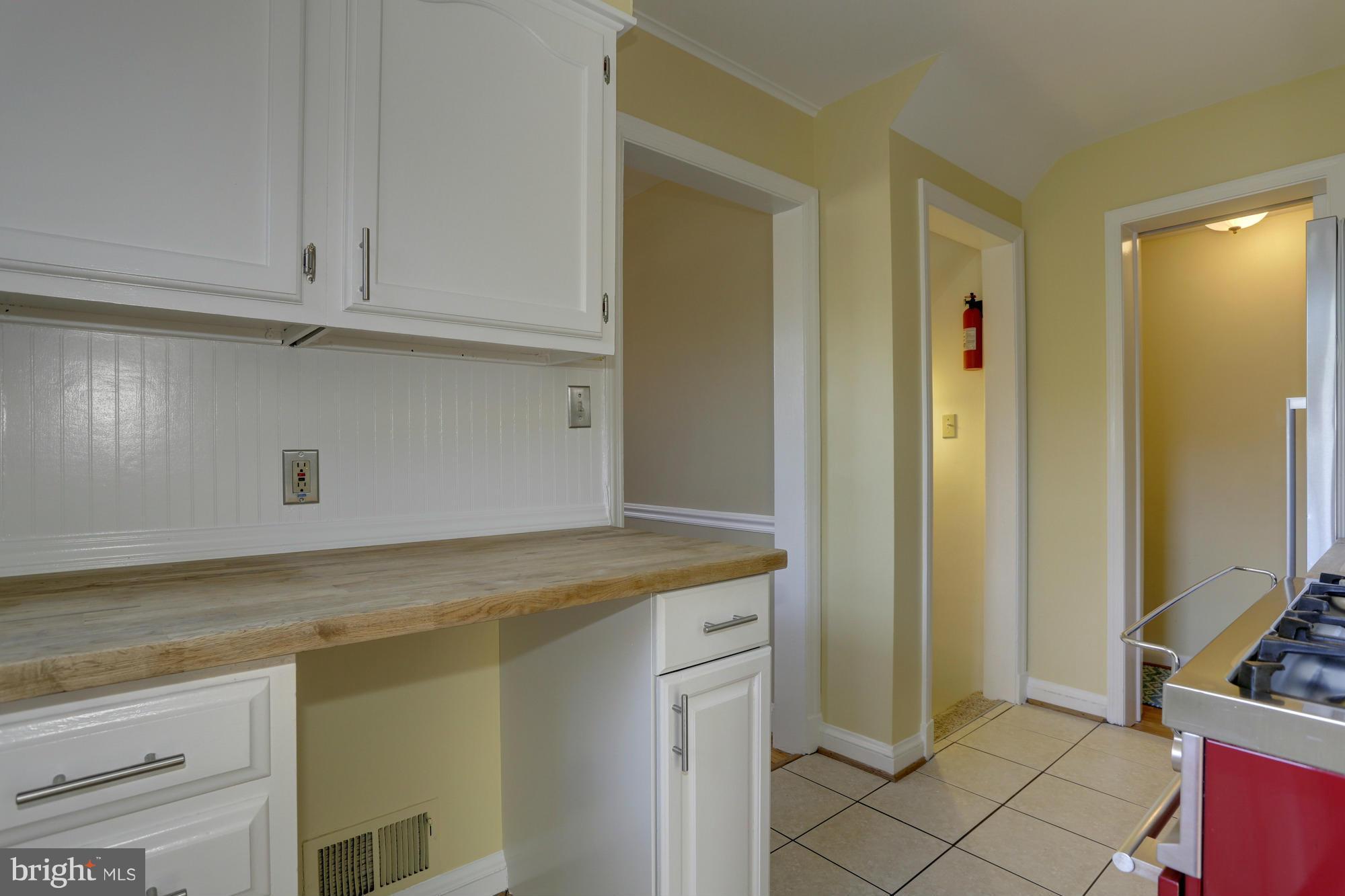 10014 Sidney Road Silver Spring, MD 20901 - Photo 11 of 29 Kitchen
