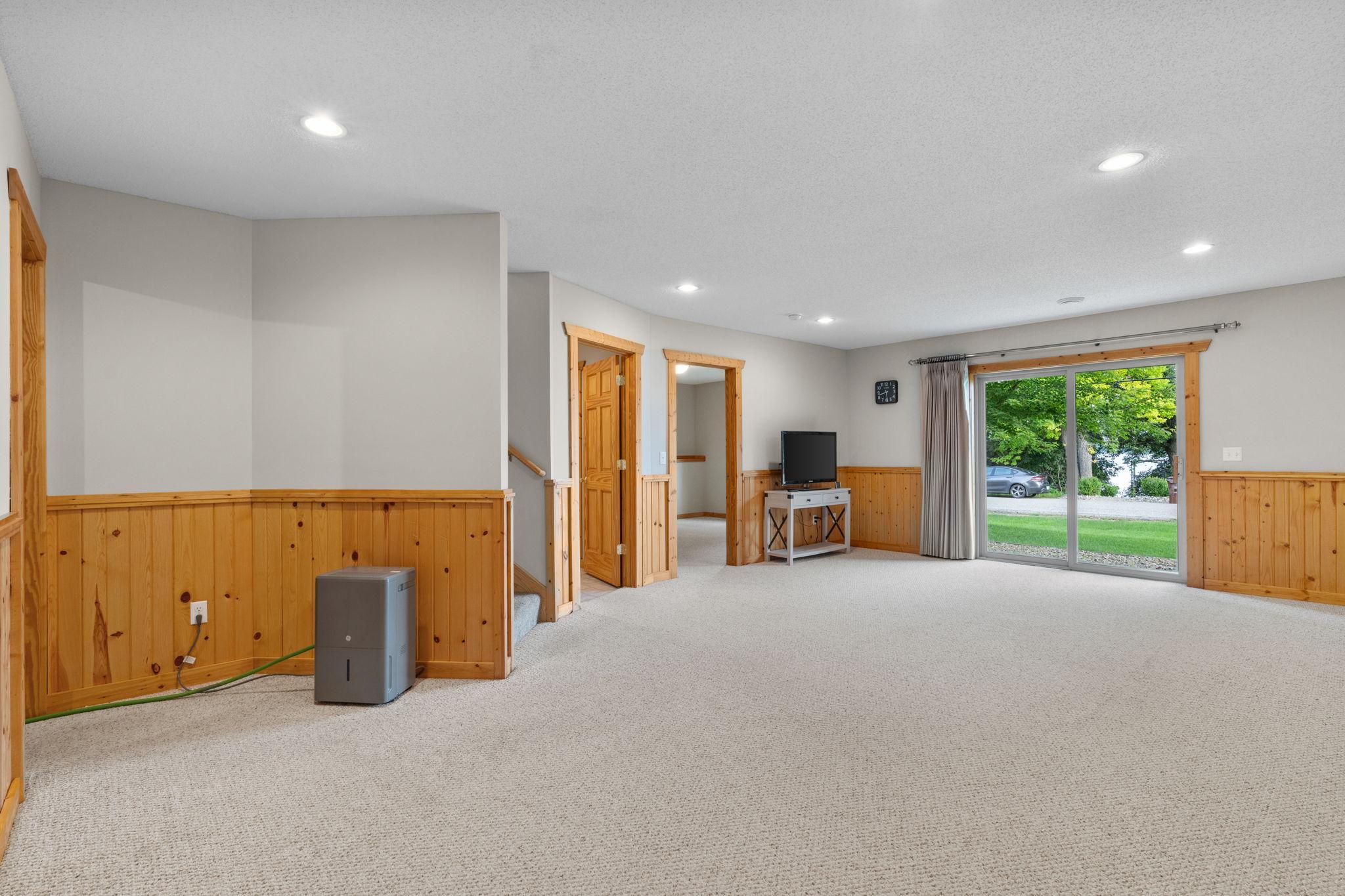 1409 Roberts Road Buffalo, MN 55313 - Photo 16 of 27 Gallery Image 16