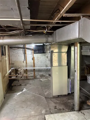 $225,000 | 919 West Henry Street, Staunton, IL 62088