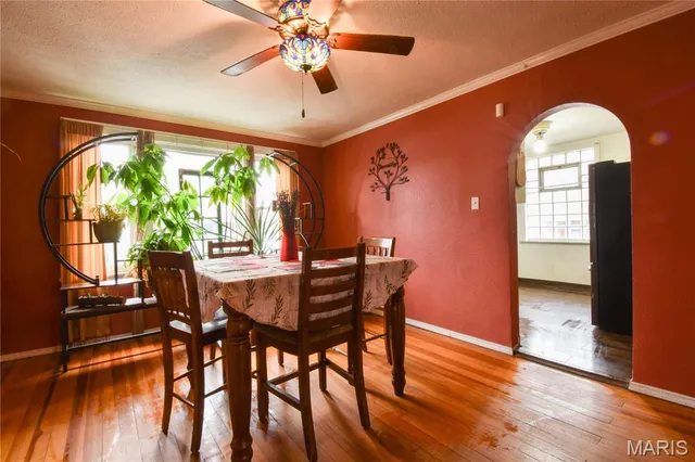 $225,000 | 919 West Henry Street, Staunton, IL 62088