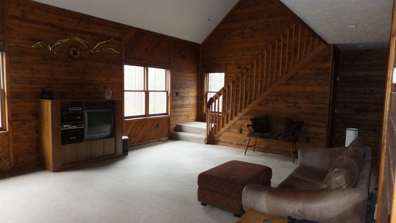 1442 North Haze Road Beulah, MI 49617 - Photo 12 of 46 1813248-11.JPG