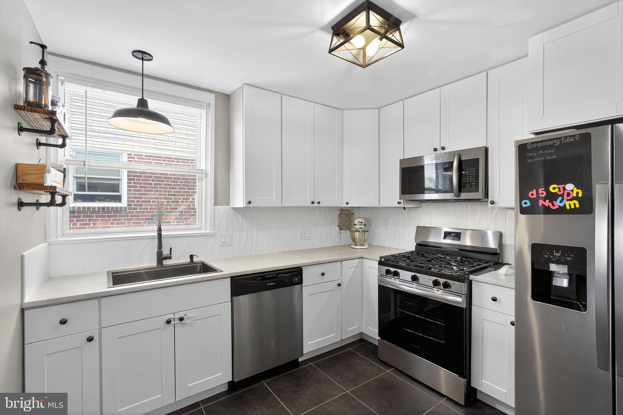 7615 Fillmore Street Philadelphia, PA 19111 - Photo 14 of 28 Gallery Image 14