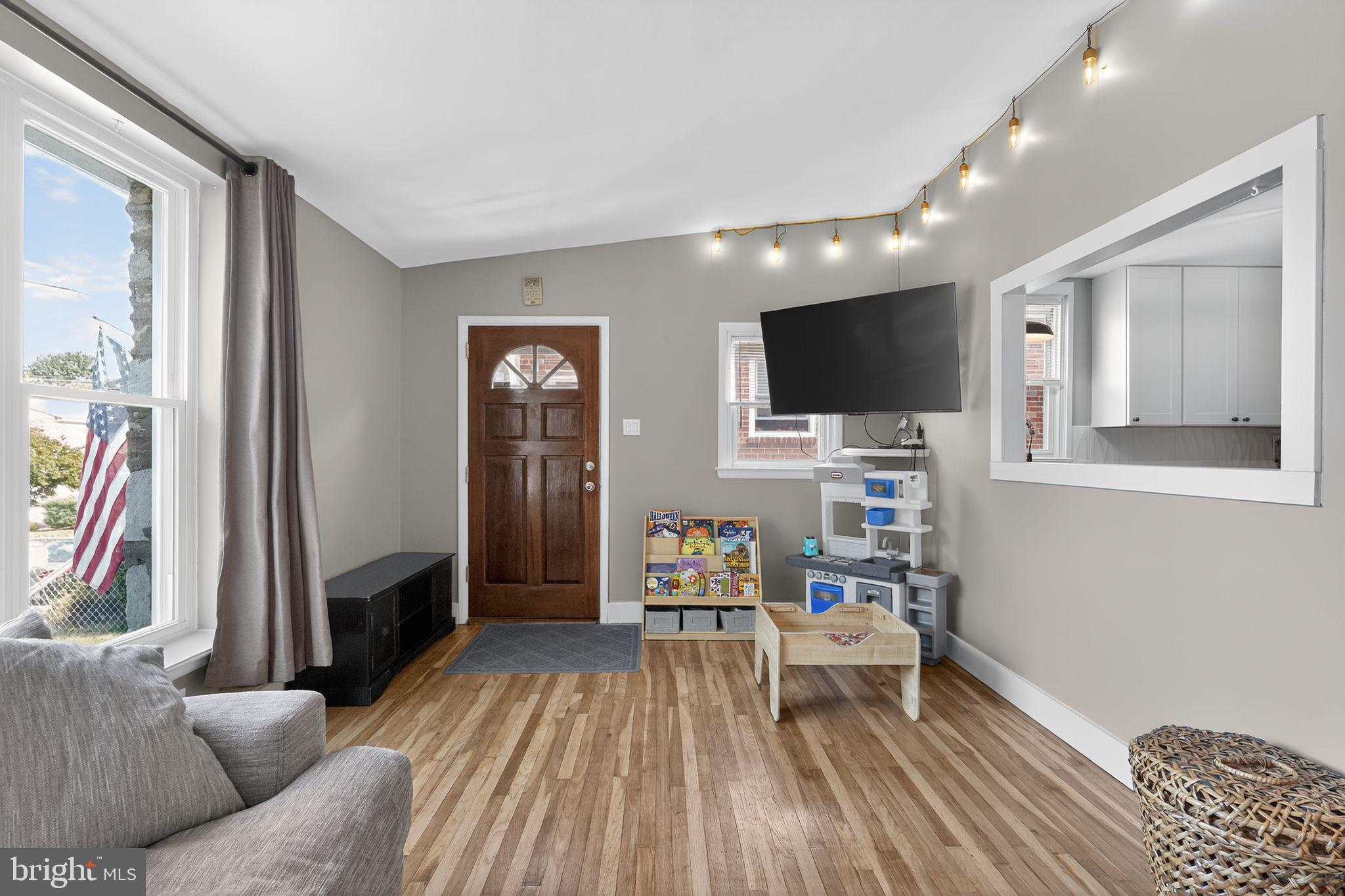 7615 Fillmore Street Philadelphia, PA 19111 - Photo 5 of 28 Gallery Image 5