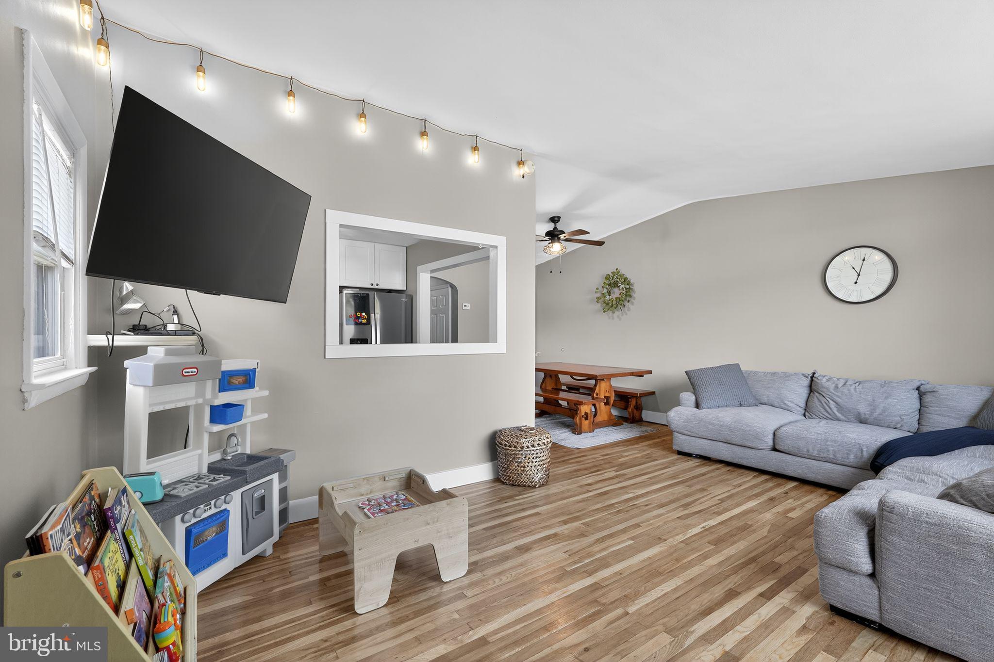 7615 Fillmore Street Philadelphia, PA 19111 - Photo 6 of 28 Gallery Image 6