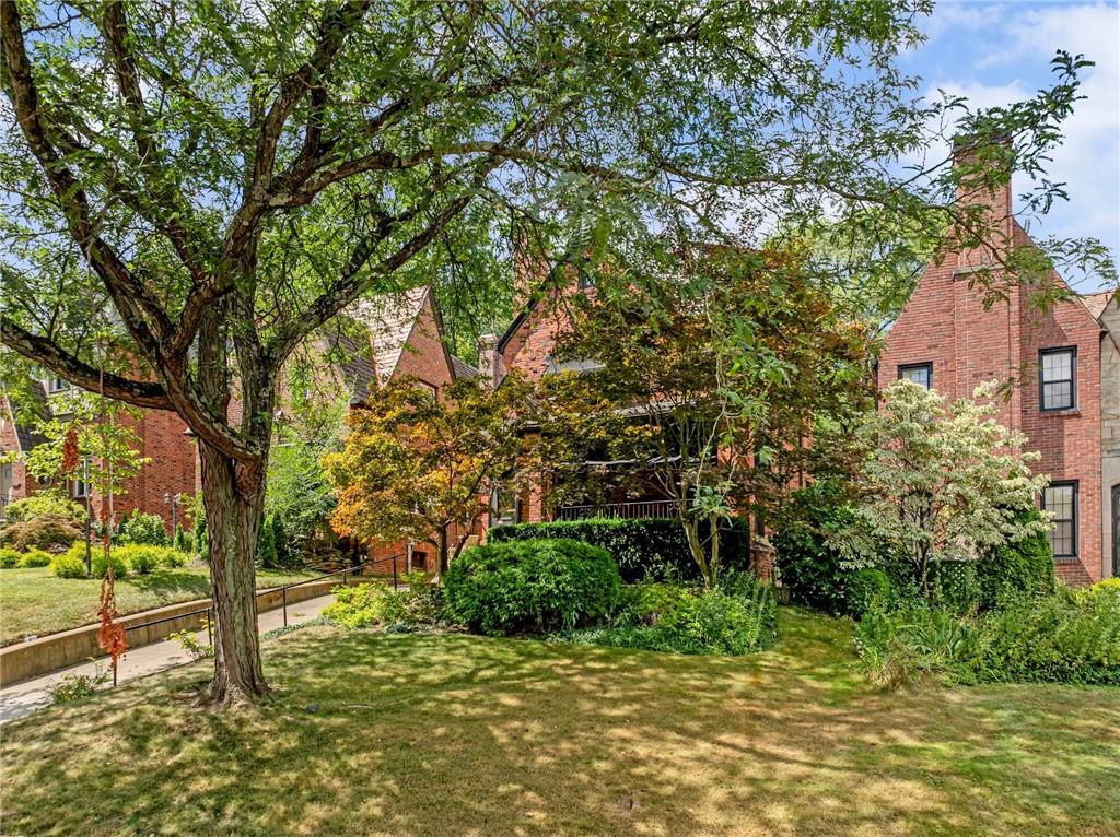 1232 Murdoch Road Pittsburgh, PA 15217 - Photo 37 of 38 a view of a garden with a tree