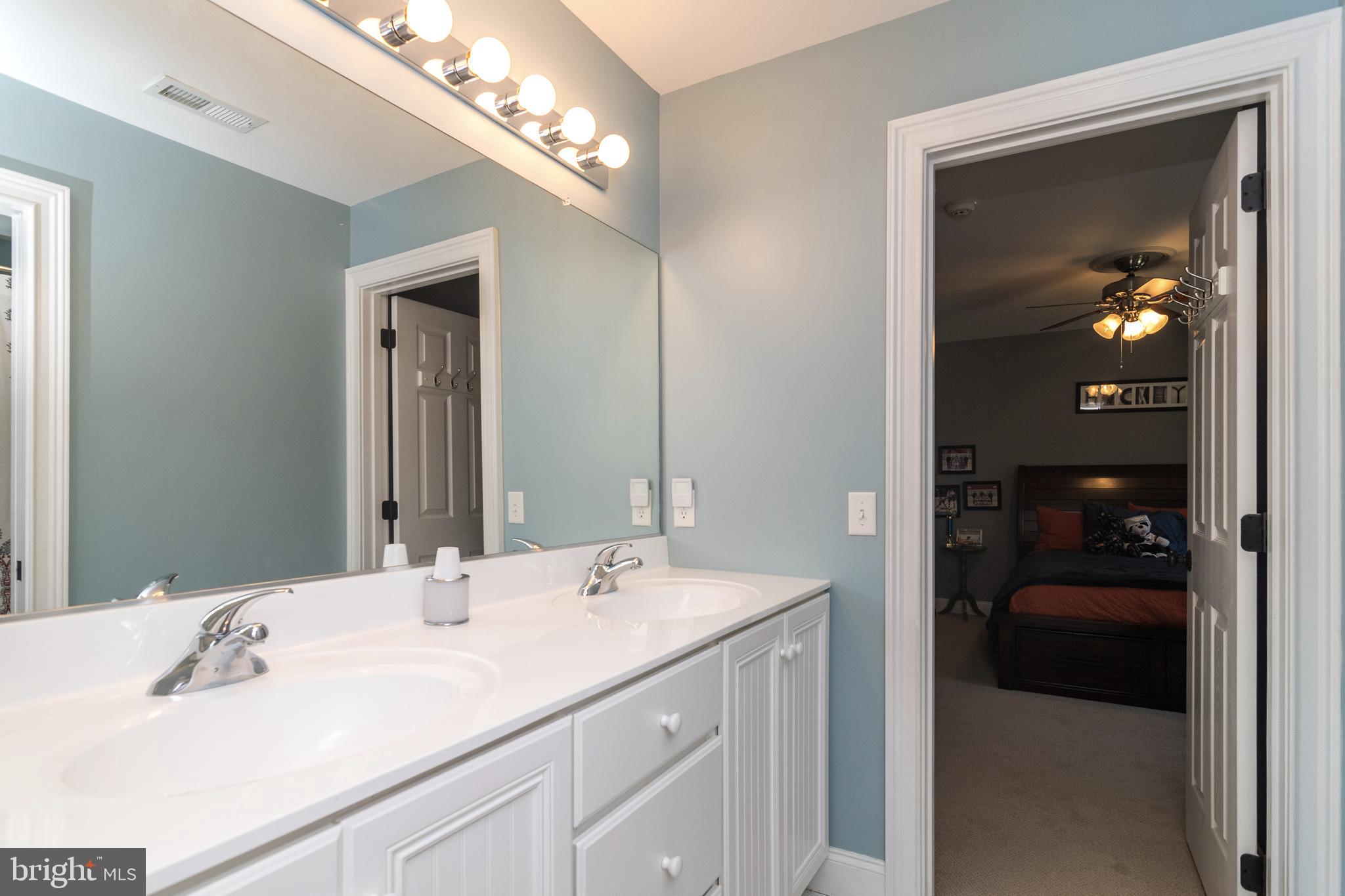 7258 Beech Road Ambler, PA 19002 - Photo 32 of 44 Jack and Jill Bath