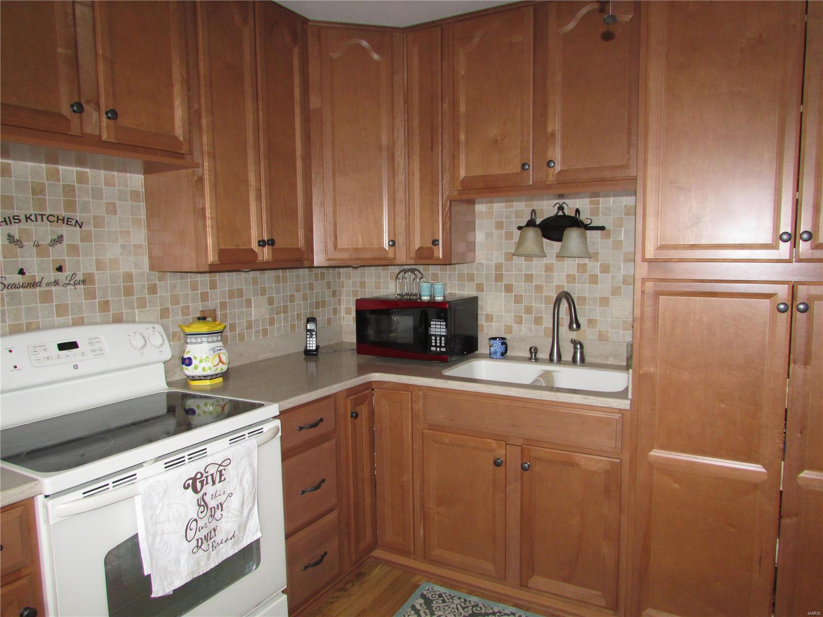 3708 Torch Club Road Alton, IL 62002 - Photo 11 of 33