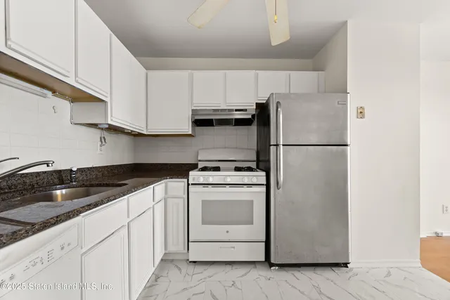 $588,000 | 38 A Country Drive East | New Springville