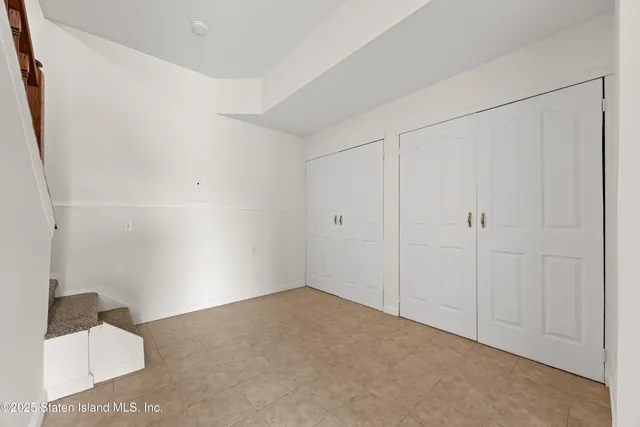 $588,000 | 38 A Country Drive East | New Springville