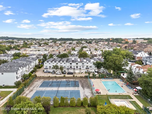 $588,000 | 38 A Country Drive East | New Springville