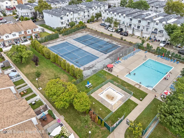 $588,000 | 38 A Country Drive East | New Springville