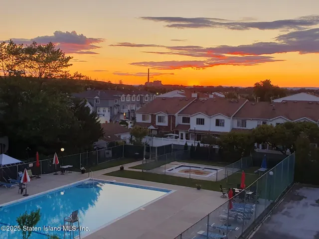 $588,000 | 38 A Country Drive East | New Springville