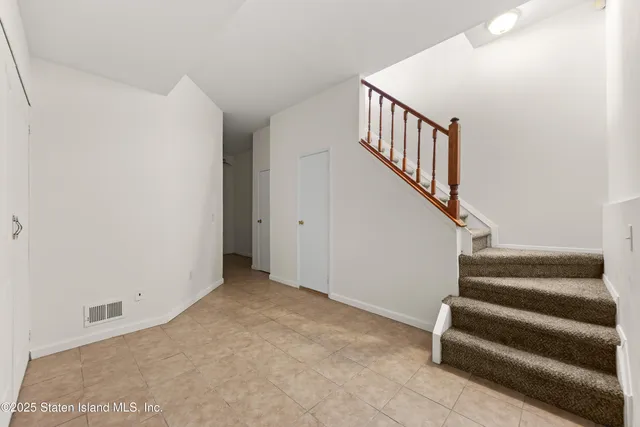 $588,000 | 38 A Country Drive East | New Springville