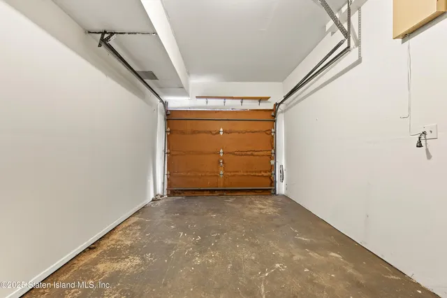 $588,000 | 38 A Country Drive East | New Springville