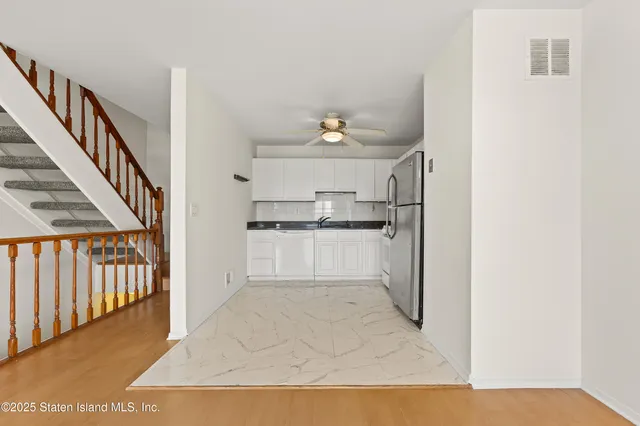 $588,000 | 38 A Country Drive East | New Springville