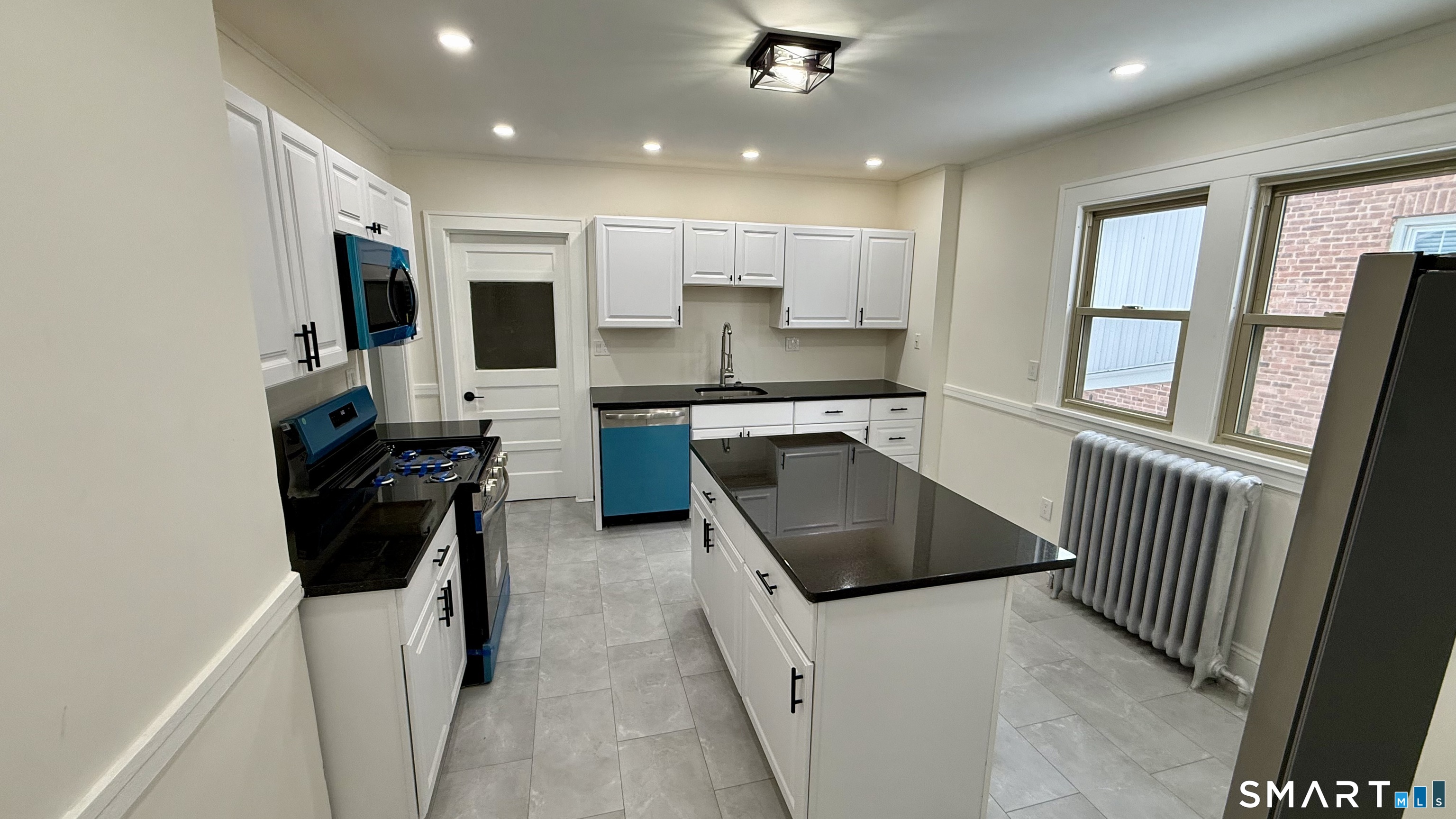 242 Pearl Street Enfield, CT 06082 - Photo 8 of 23