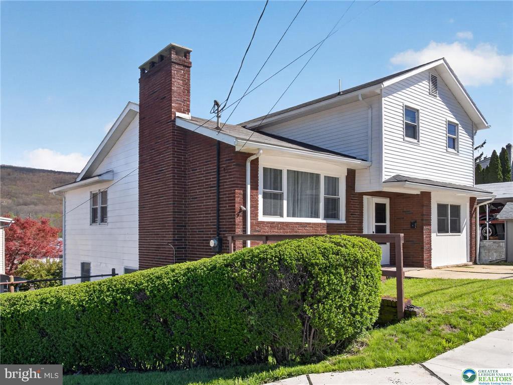 2 East Center Street Nesquehoning, PA 18240 - Photo 3 of 54