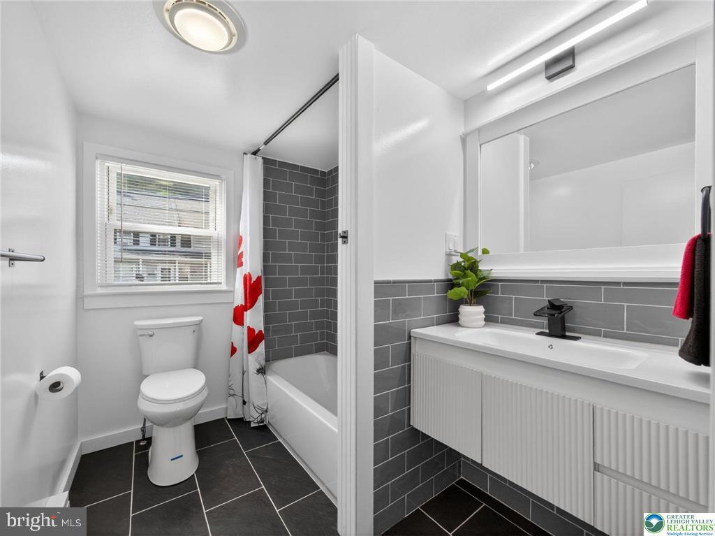 2 East Center Street Nesquehoning, PA 18240 - Photo 46 of 54