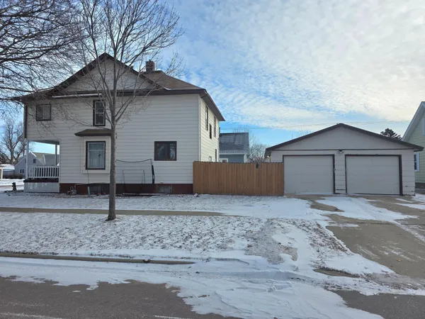 $144,900 | 702 4th Street Southeast, Pipestone, MN 56164
